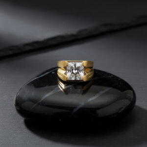 WHITE RADIANCE MEN'S GOLD RING - 22K JEWELLERY