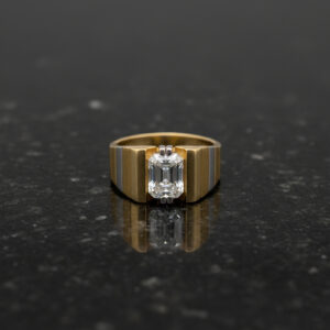 REGAL PILLAR MEN'S GOLD RING - 22K JEWELLERY
