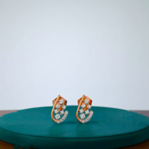 SPARKLING VINE DIAMOND STUDS - 18K JEWELLERY